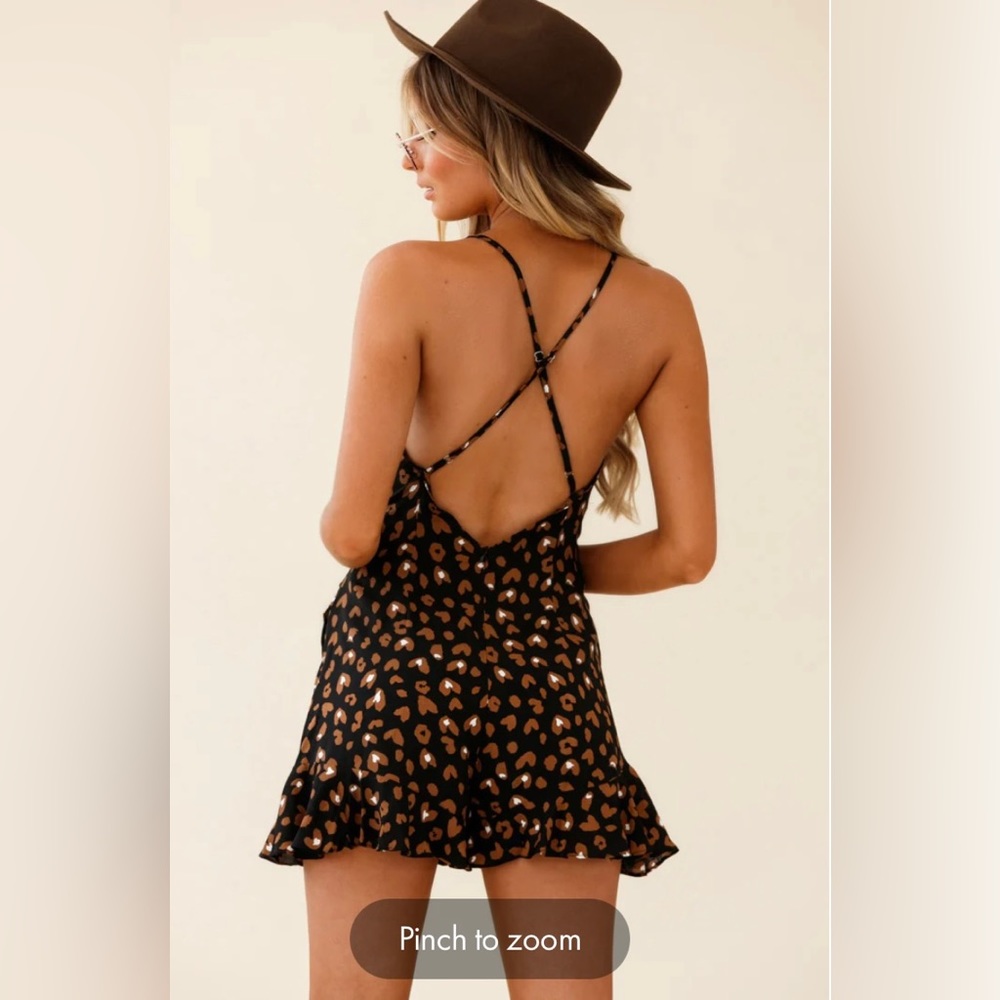 SELFIE LESLIE Hey Girl Ruffle Hem Romper Animal Print SIZE: Medium - Picture 3 of 13